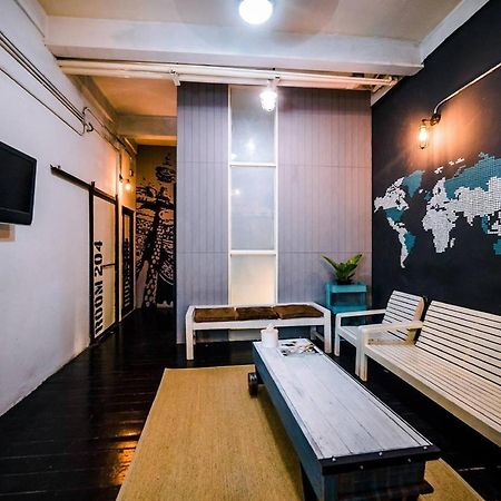 Zeds Hostel Bangkok Buitenkant foto