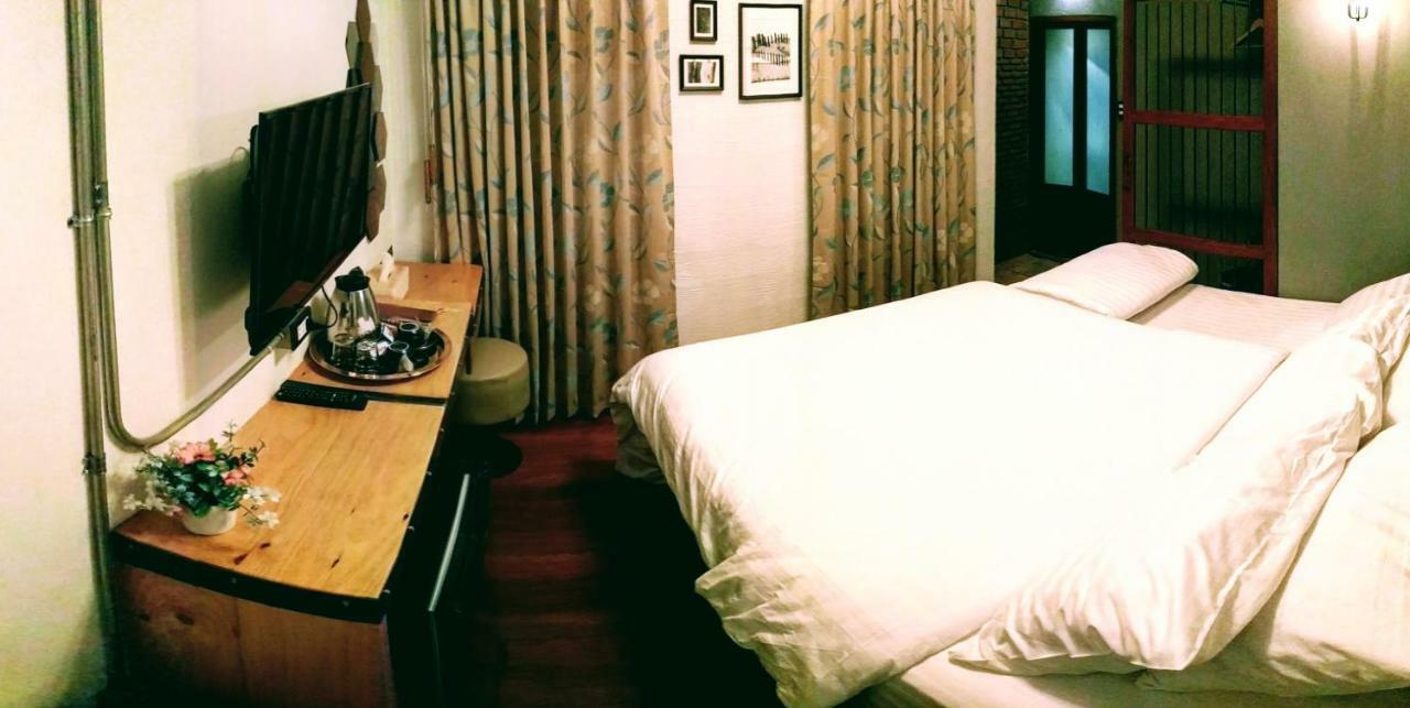 Zeds Hostel Bangkok Buitenkant foto