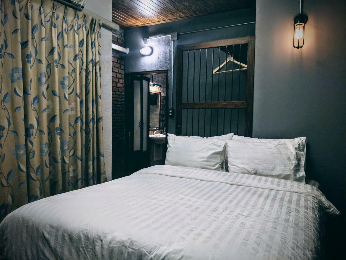 Zeds Hostel Bangkok Buitenkant foto