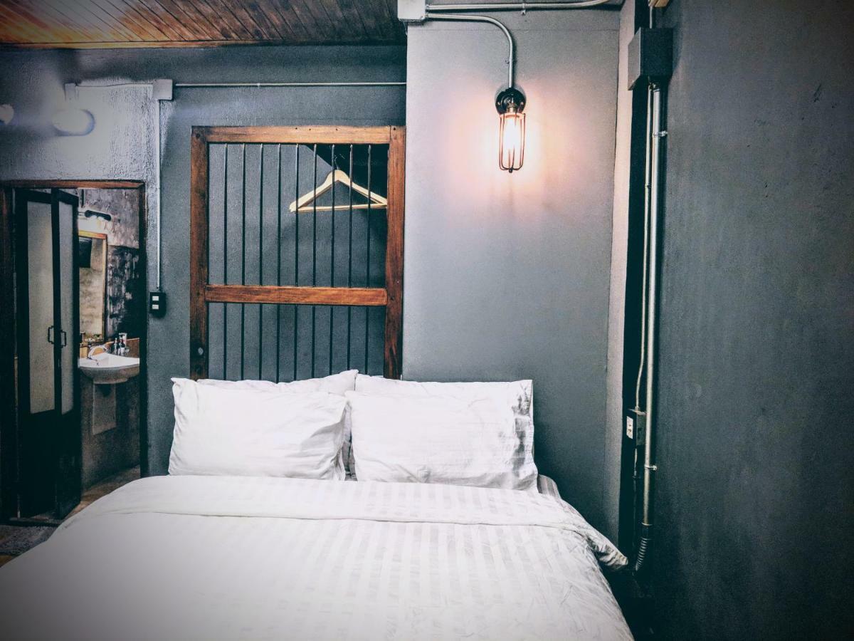 Zeds Hostel Bangkok Buitenkant foto